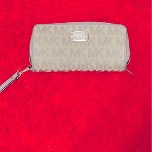 Michael Kors Grayson Wristlet/Wallet